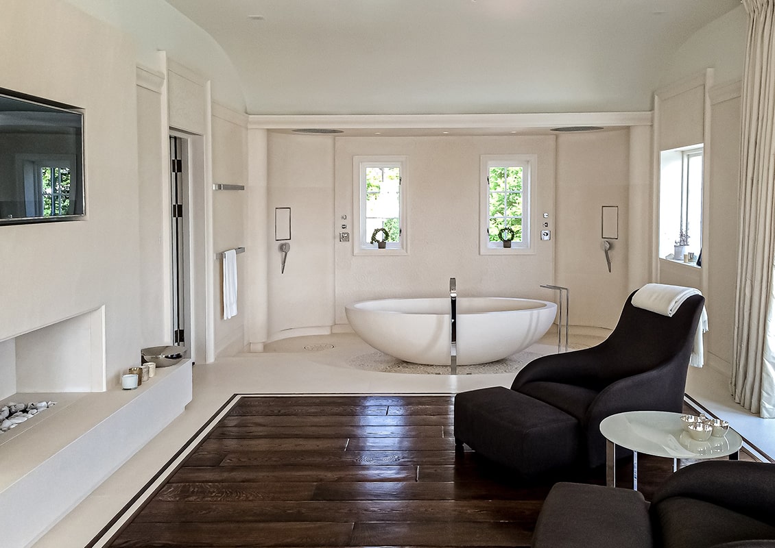 Studio Celiberti luxury bathroom interior, view 01