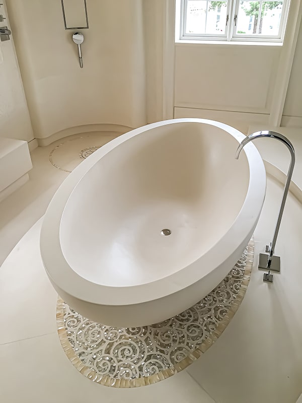 Studio Celiberti luxury bathroom interior, view 05